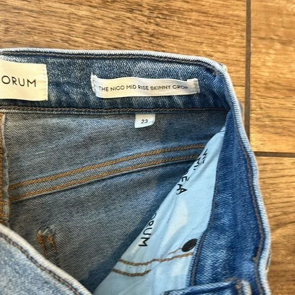 👖 Aritzia Denim Forum Jeans - The Niko Midrise Skinny Crop (Size 23)