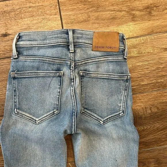 👖 Aritzia Denim Forum Jeans - The Niko Midrise Skinny Crop (Size 23)