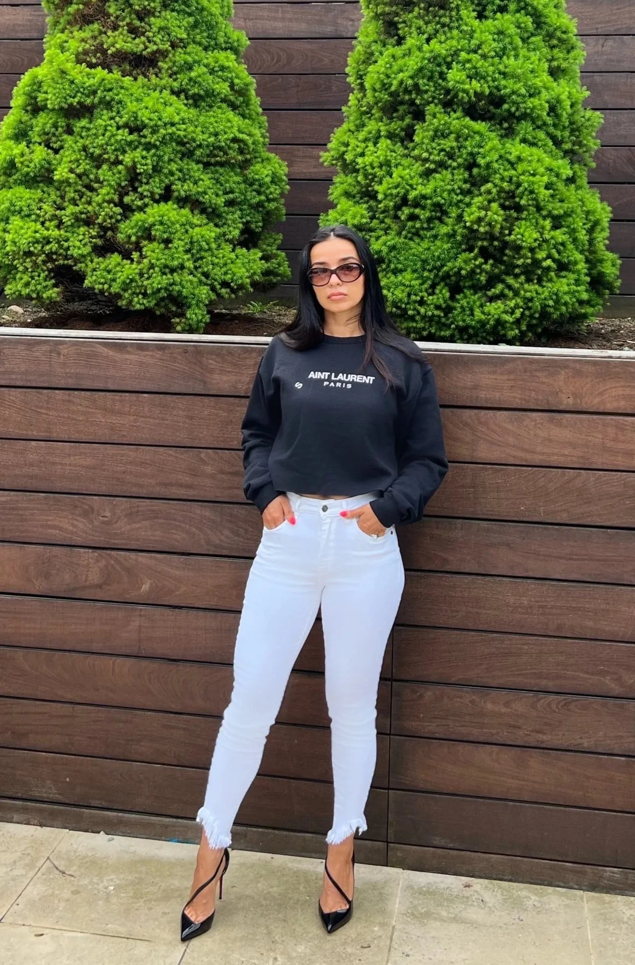 AINT CROP SWEATSHIRT