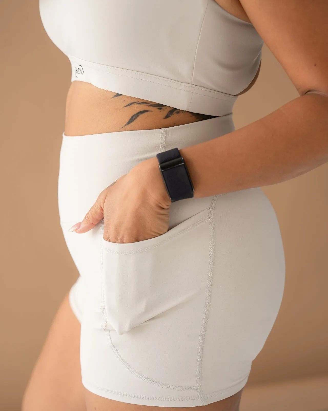 Aura Short