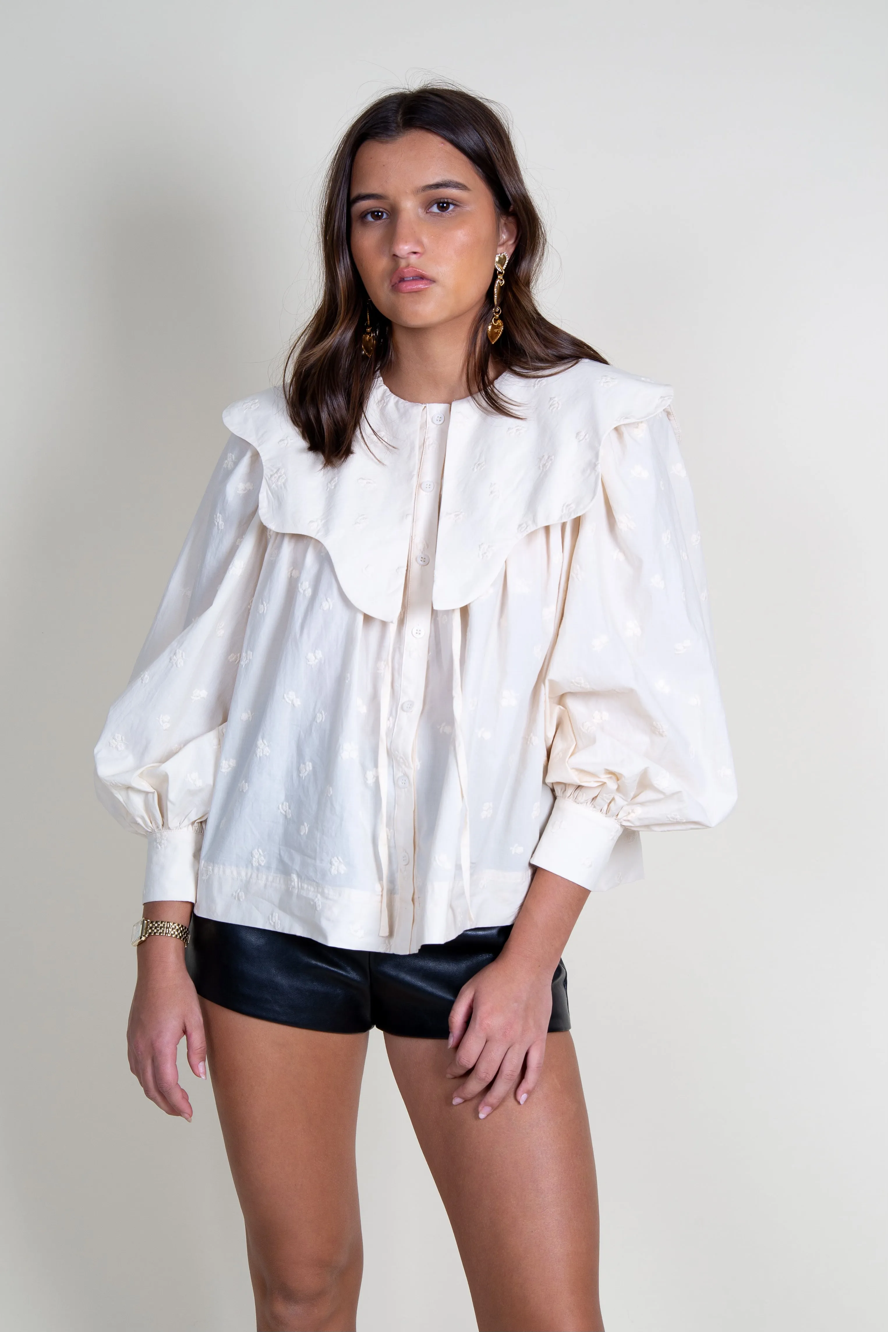 AUREUM | Scallop Collar Blouse - Ivory