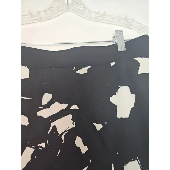 Banana Republic Black Floral Midi Skirt Pleated  Size 12