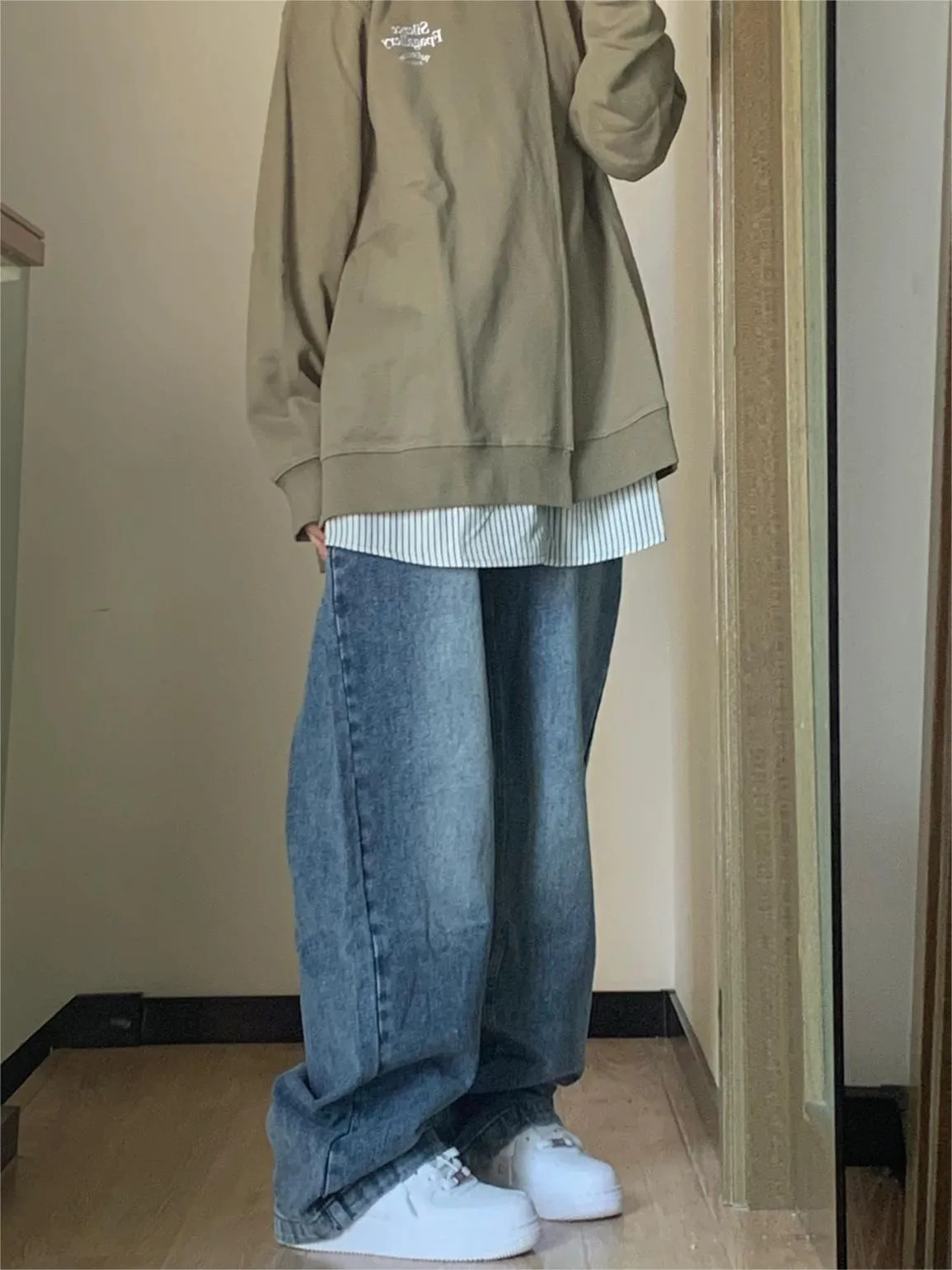 Blue basic boyfriend jeans with a washed look