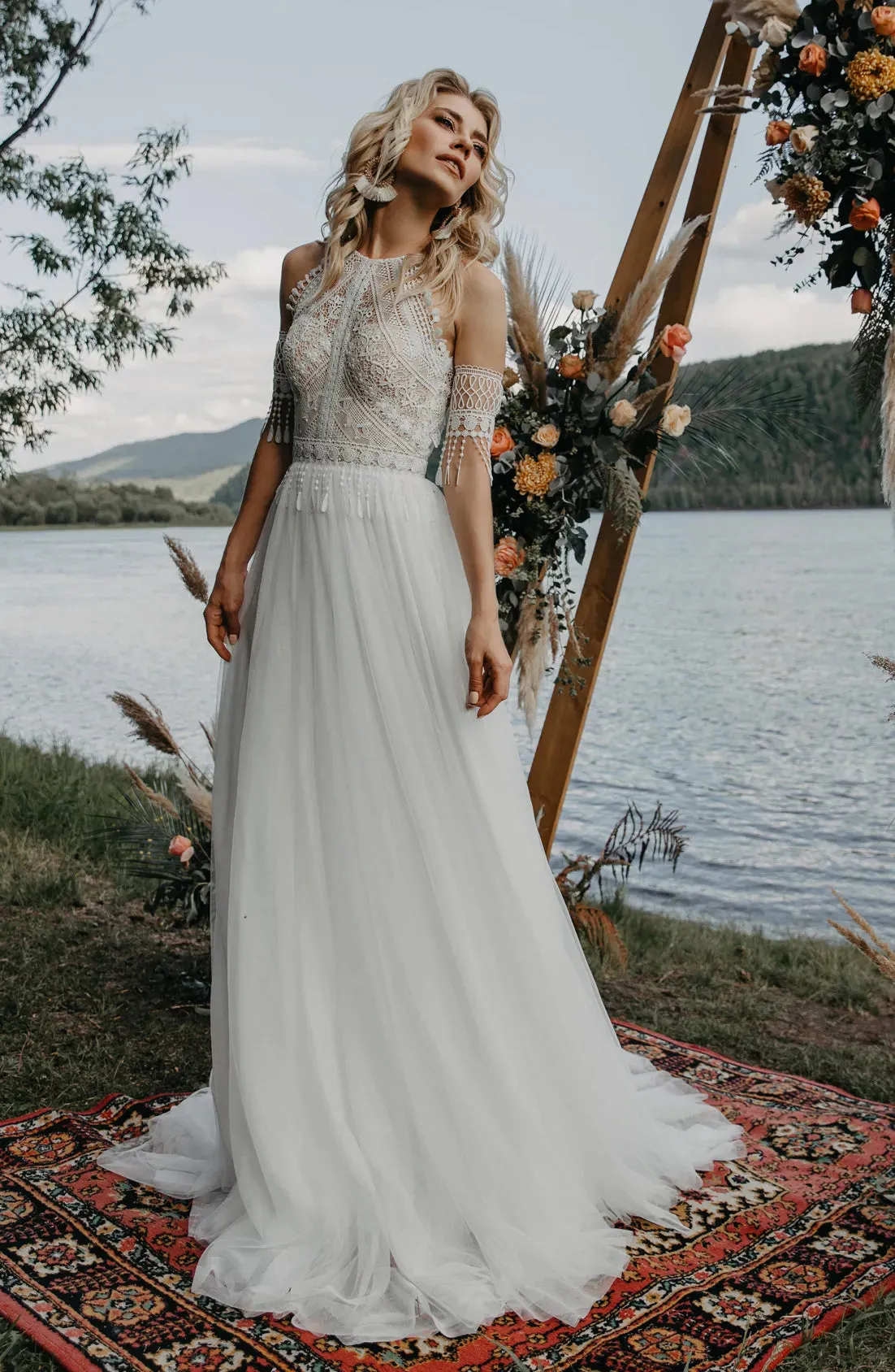 Bohemian Beach Wedding Dresses with Sleeves Robe De Mariage For Women Vintage Tassel Crochet Lace Country Garden Boho Bride