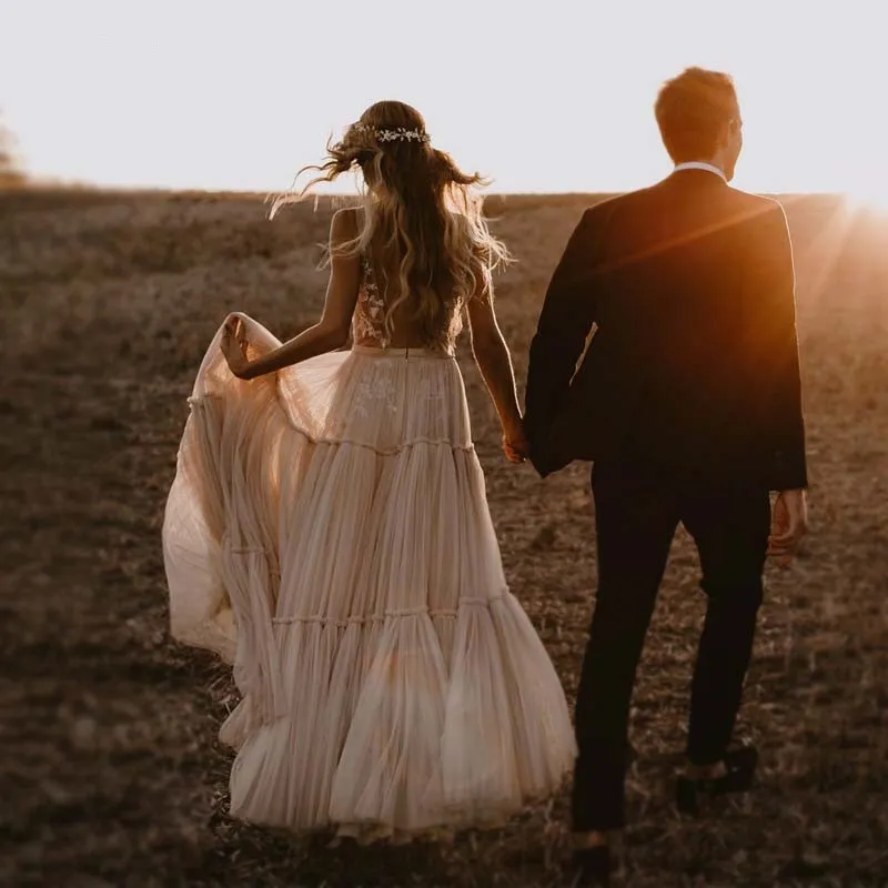 Boho Deep V-Neck Wedding Dresses Champagne Ruffles Tulle