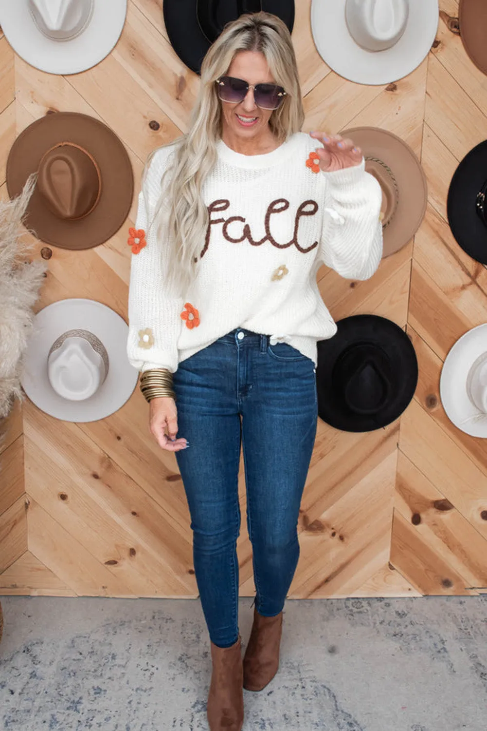 Bright White Cute Flower Detail Casual Fall Sweater