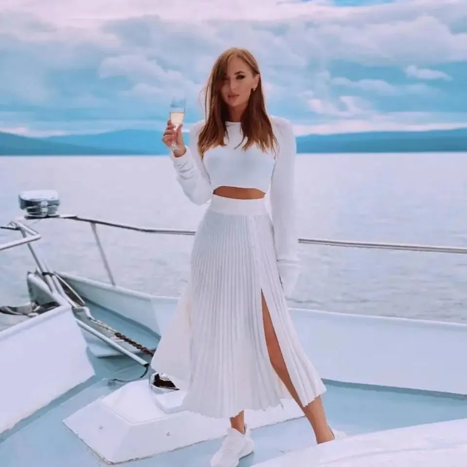 Chic Pullover - Knitted Pleated Skirt Suit High Slit Long Sleeve