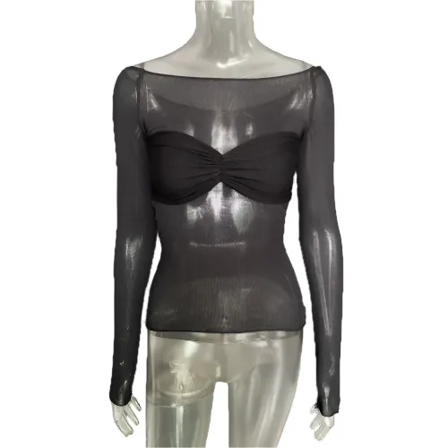 Clara – Chic Cut-Out Shoulder Top for Women