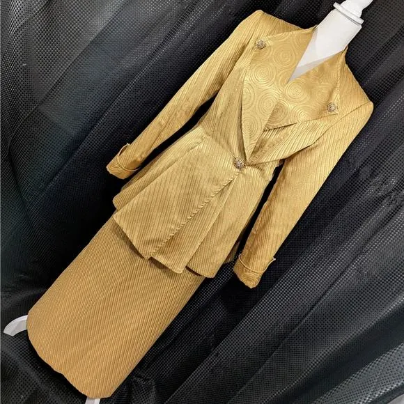 CLARA CLARA! STRIKING GOLD W/METALLIC RHINESTONE BUTTONED SKIRT SUIT, SET! SZ 12