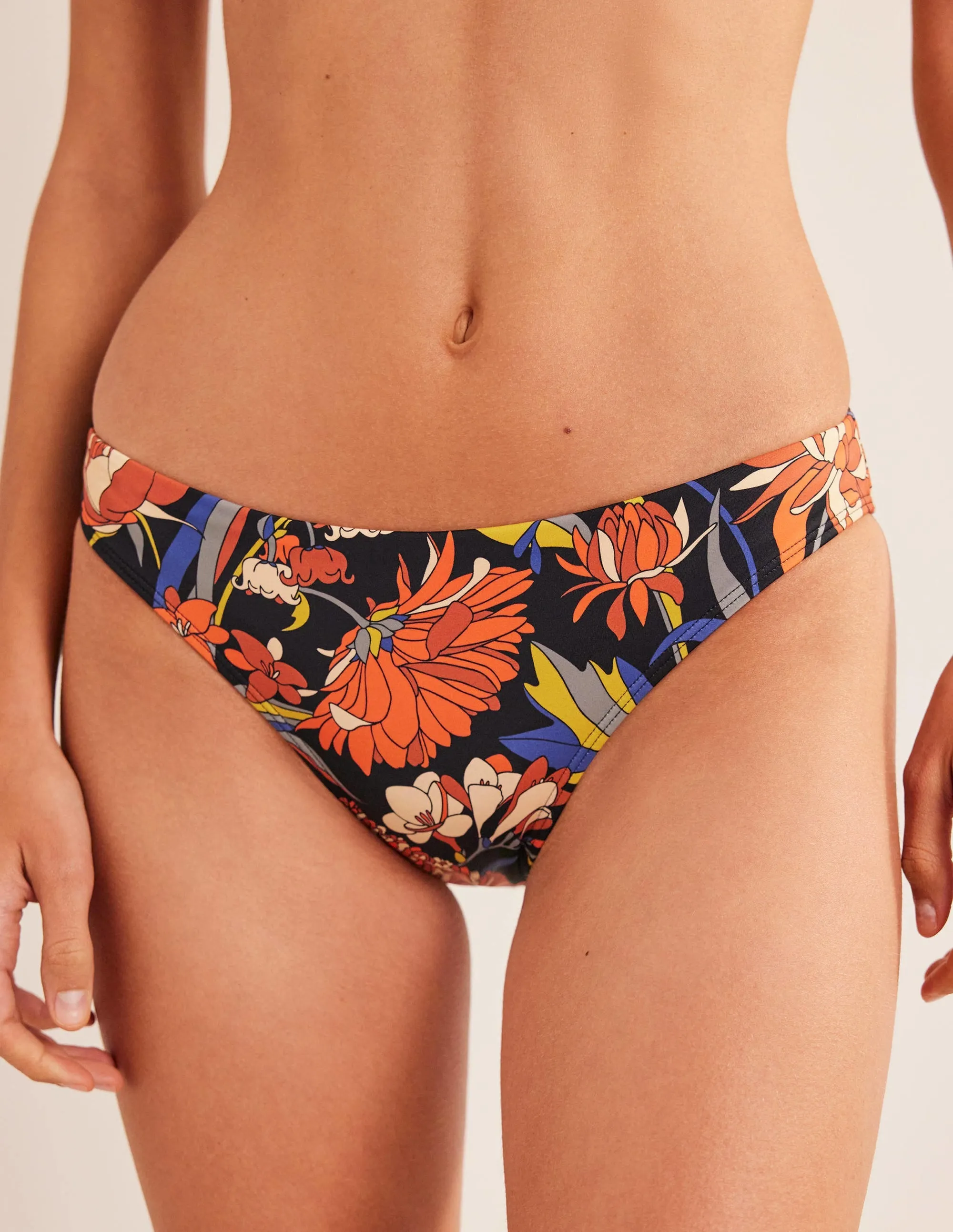 Classic Bikini Bottoms-Nero, Chrysanthemum