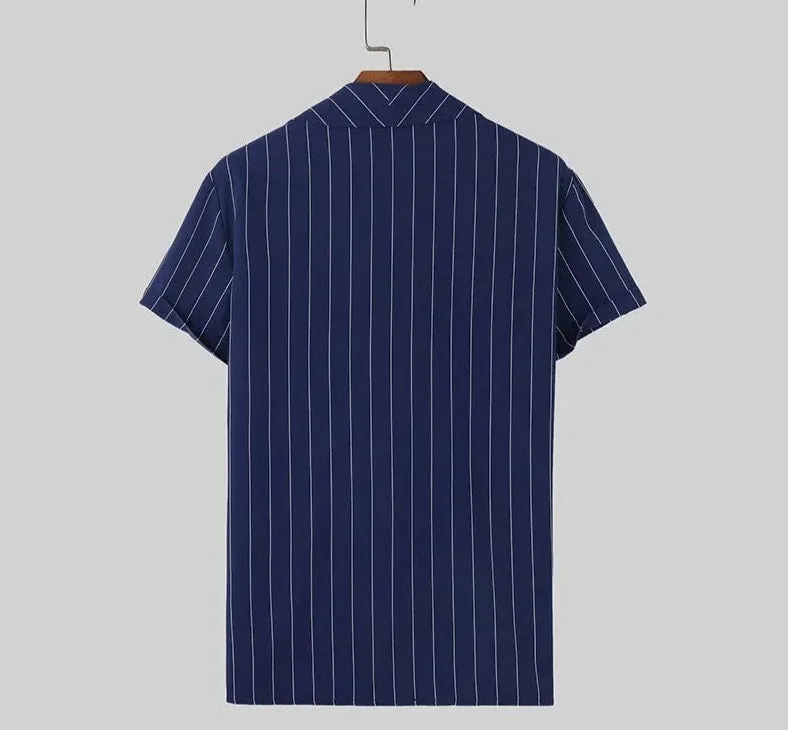 Der ultimative Sommerstil: UrbanChic Herren Stripe Shirt Collection