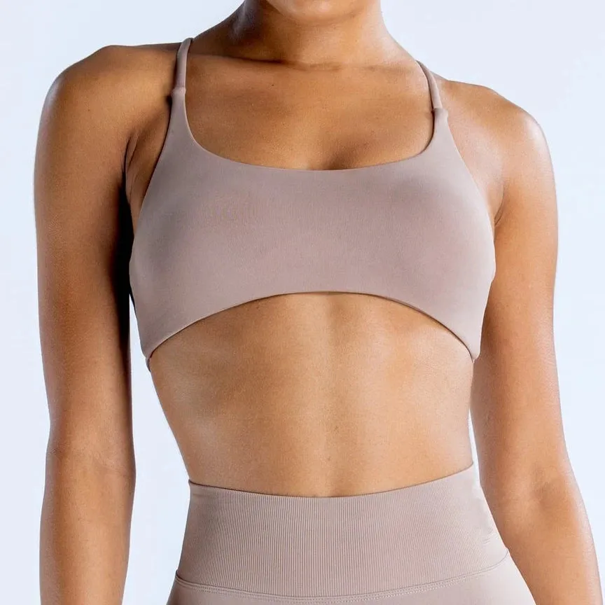 Dynamic Twist Back Sports Bra – Seamless, Strappy & Padded