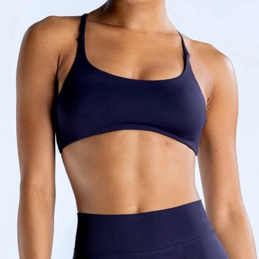 Dynamic Twist Back Sports Bra – Seamless, Strappy & Padded