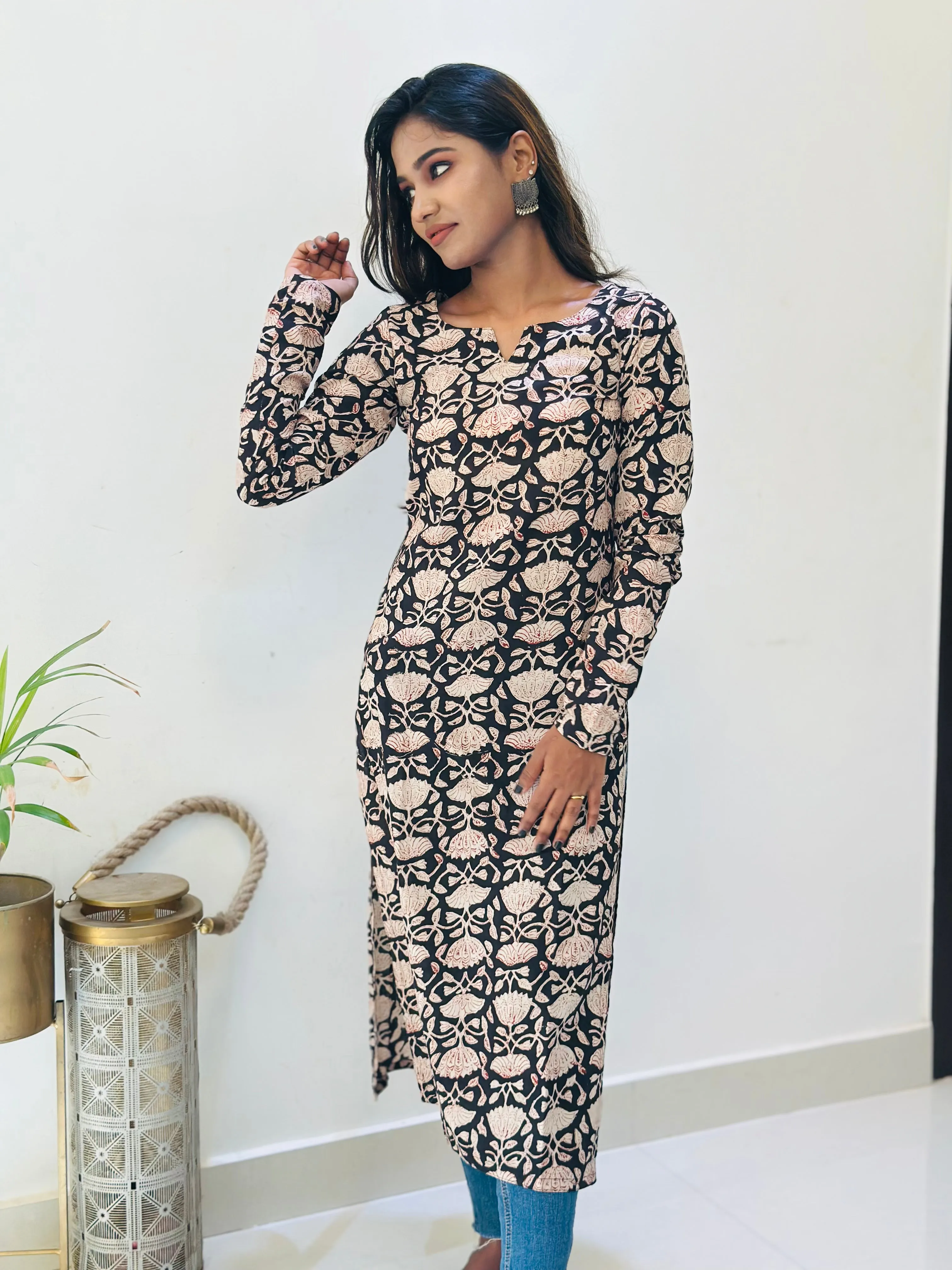 EXP Kanmani - Black Floral kurta