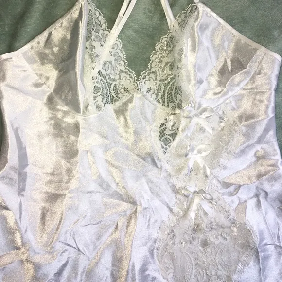 FREDRICK’S OF HOLLYWOOD White Satin Lace Strappy Lingerie Top Womens Size Small