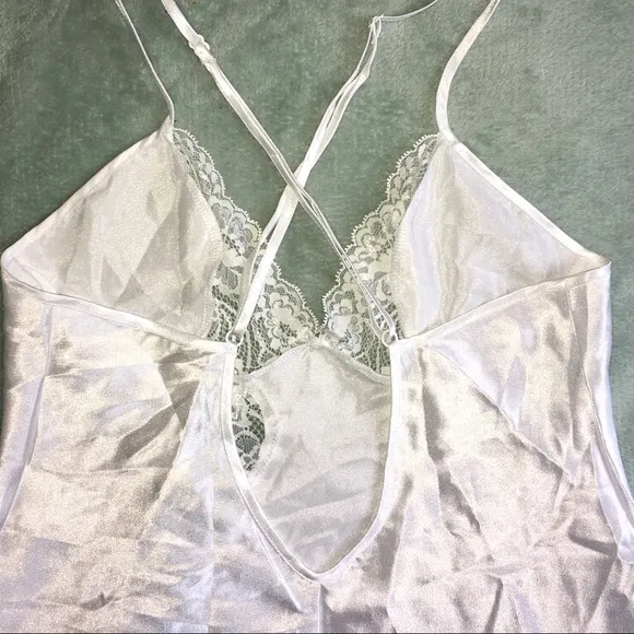 FREDRICK’S OF HOLLYWOOD White Satin Lace Strappy Lingerie Top Womens Size Small