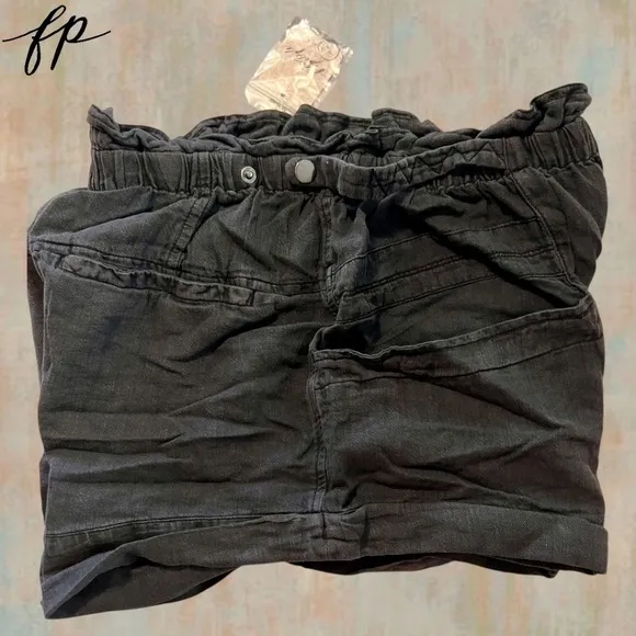 FREE PEOPLE Topanga High-Rise Slouchy Cuff Shorts-Washed Black NWT Size: MD
