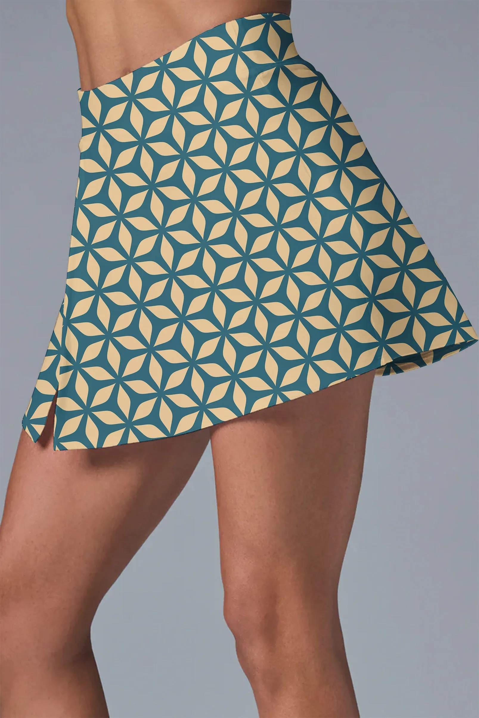 GeoAce FlexSet – Crop Top & Skort in Turquoise Petal Grid