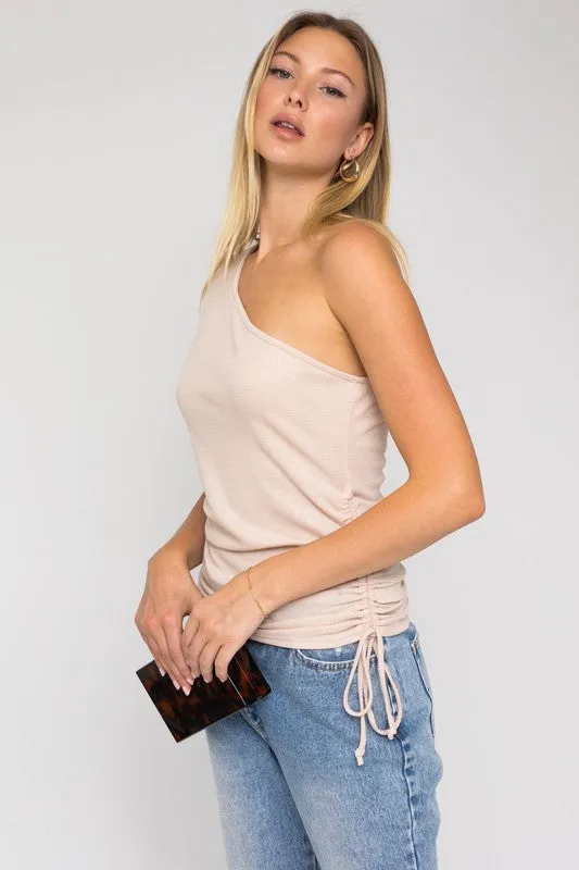 Gilli One Shoulder Side Rushing Top