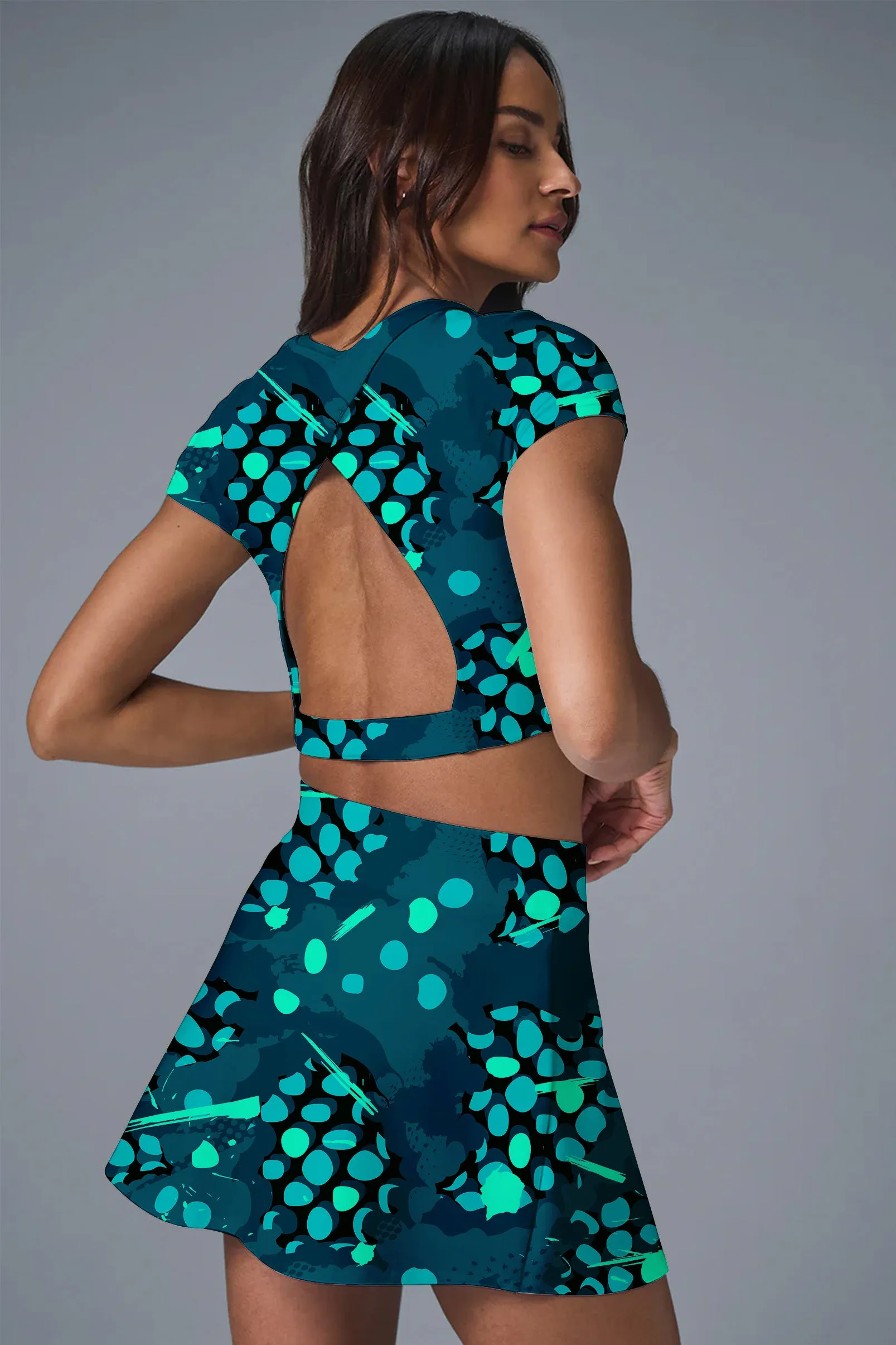 Glow Dot Motion Set – Women’s Performance Crop Top & Skirt