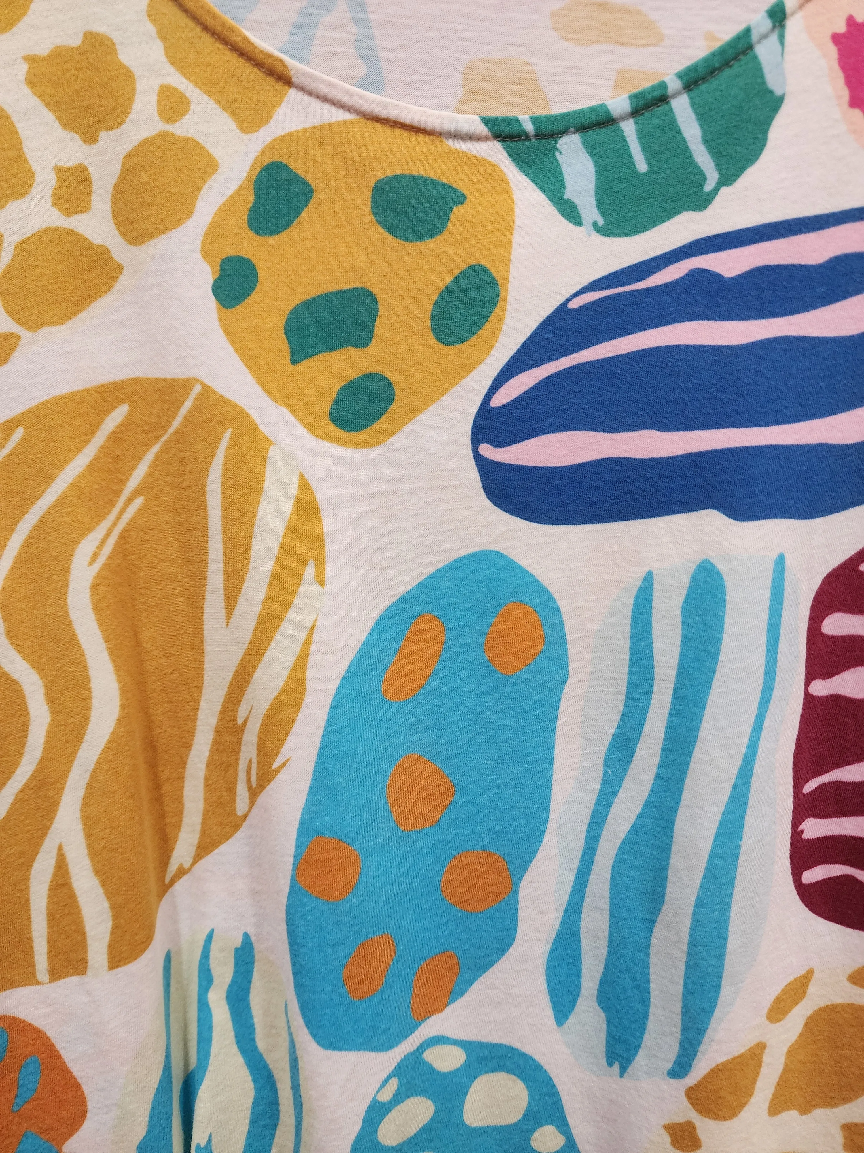 Gorman   Mireia Ruiz big rocks print top size 14