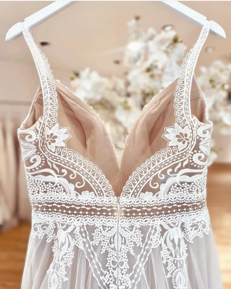 Lace Boho Wedding Dress Beach V Neck Open Back Chic Appliques