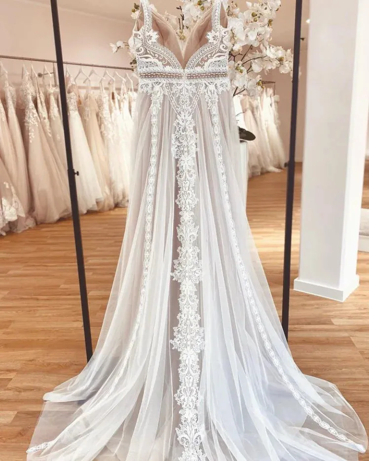 Lace Boho Wedding Dress Beach V Neck Open Back Chic Appliques