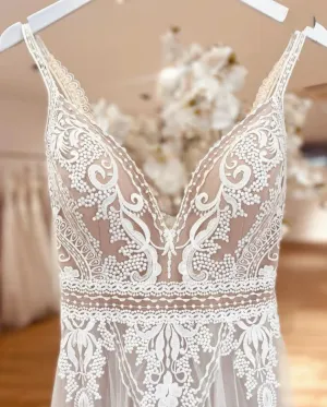 Lace Boho Wedding Dress Beach V Neck Open Back Chic Appliques