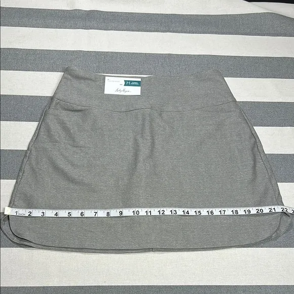 Lady Hagen Sculpt Golf Skort Women's Size M Tummy Control 17” Skirt Gray Color