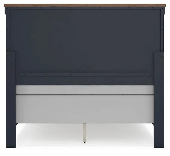Landocken Full Panel Bed with Mirrored Dresser and 2 Nightstands