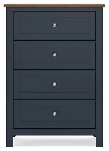 Landocken Queen Panel Bed with Mirrored Dresser and Chest