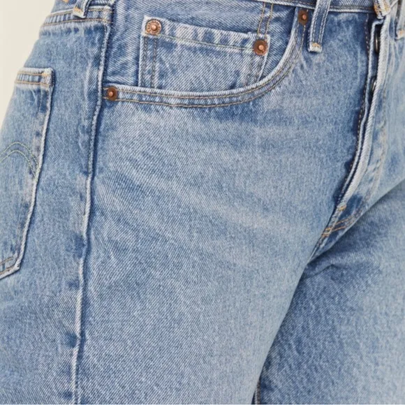 LEVI'S WOMEN'S 501® MEDIUM WASH FIELD NOTES STRAIGHT JEANS. NWT