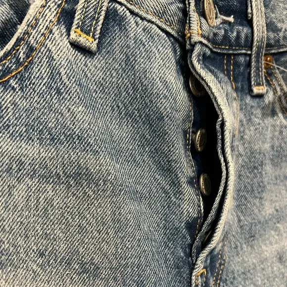 LEVI'S WOMEN'S 501® MEDIUM WASH FIELD NOTES STRAIGHT JEANS. NWT