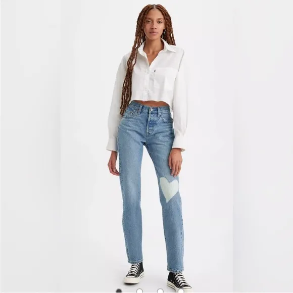 LEVI'S WOMEN'S 501® MEDIUM WASH FIELD NOTES STRAIGHT JEANS. NWT