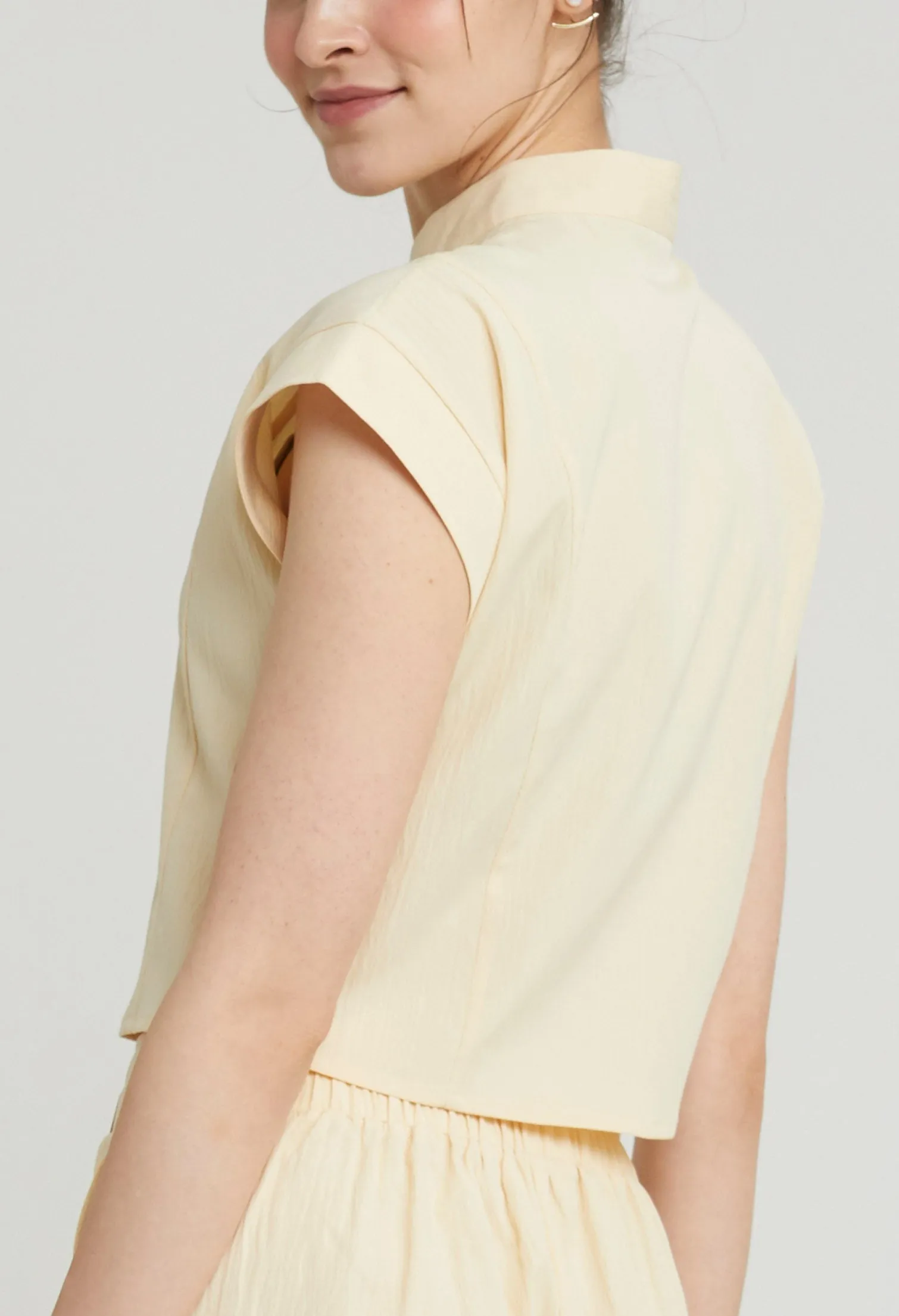 Lucklet Mandarin Buckled Top