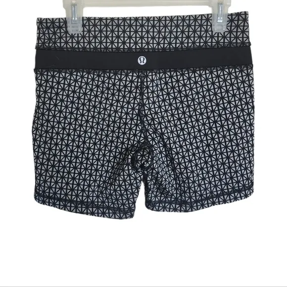 Lululemon Geometric Printed Black Gray shorts Groove Short *Full-On Luon