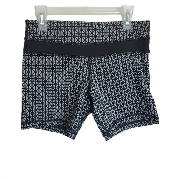Lululemon Geometric Printed Black Gray shorts Groove Short *Full-On Luon