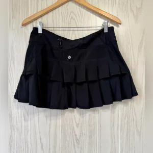 Lululemon Run Pace Setter Pleat Black Tennis Skort - Women's Size 8 - (EUC)