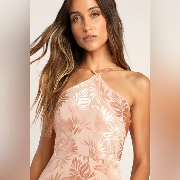 Lulus Elegant Expressions Peachy Pink Satin Leaf Print Halter Maxi Dress