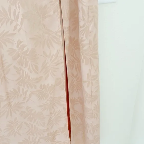 Lulus Elegant Expressions Peachy Pink Satin Leaf Print Halter Maxi Dress