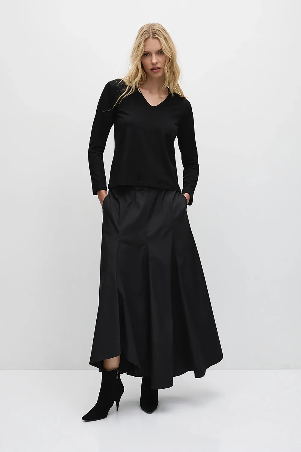 Mela Purdie V Neck Top F01 7785