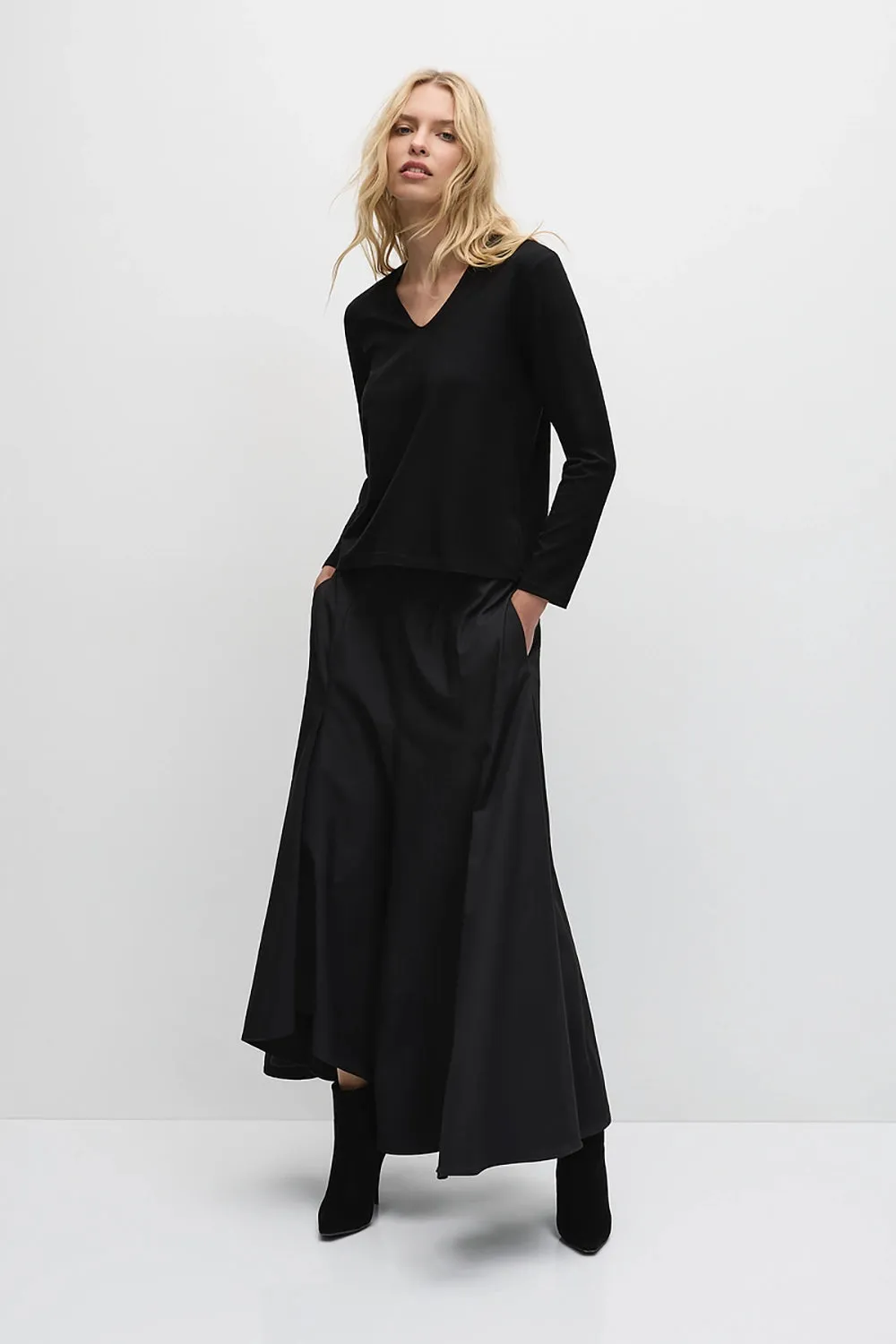 Mela Purdie V Neck Top F01 7785