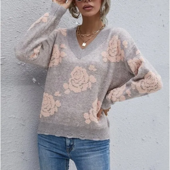New gray v neck floral print  sweater