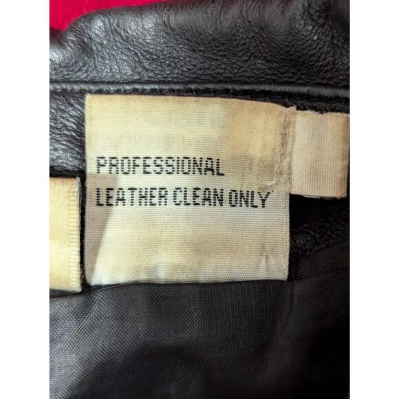 NEWPORT NEWS! SLEEK CROPPED LENGTH GENUINE LEATHER, BLACK JACKET! SZ 8