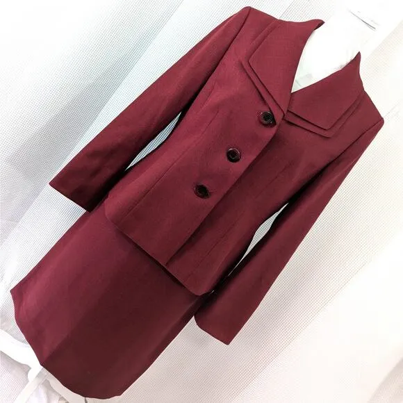 NWOT! LE SUIT! RICH BURGUNDY RED FITTED DOUBLE COLLARED SKIRT SUIT SET! SZ 10