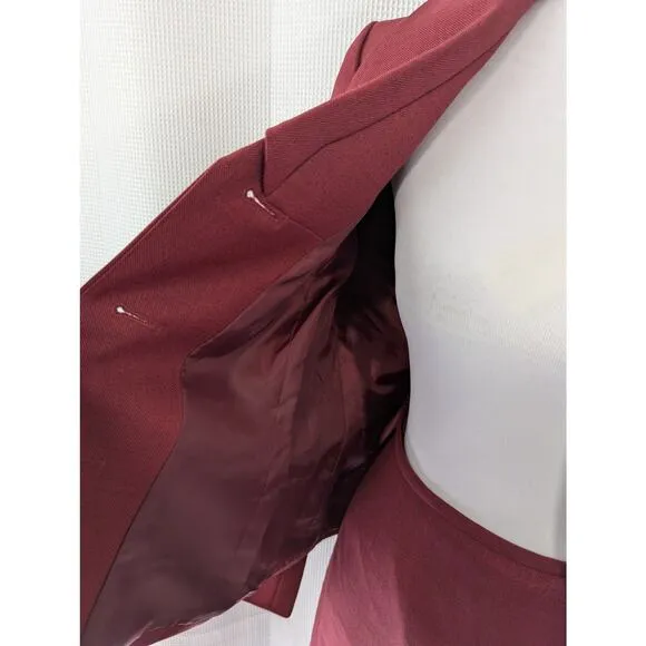 NWOT! LE SUIT! RICH BURGUNDY RED FITTED DOUBLE COLLARED SKIRT SUIT SET! SZ 10