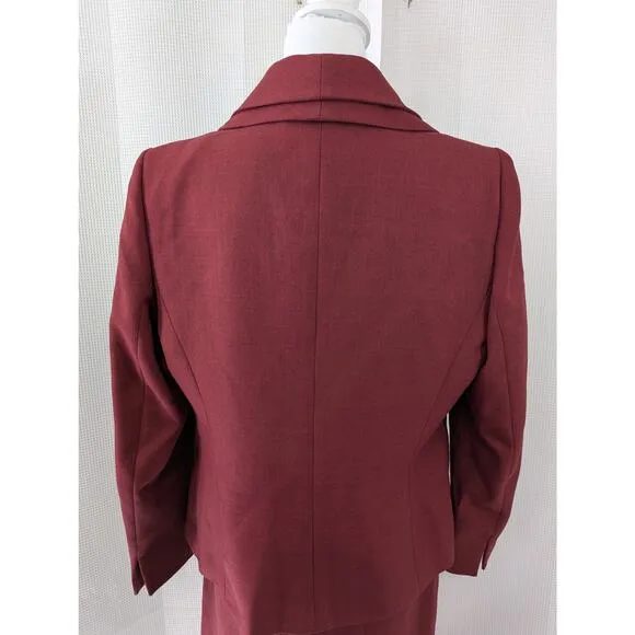 NWOT! LE SUIT! RICH BURGUNDY RED FITTED DOUBLE COLLARED SKIRT SUIT SET! SZ 10