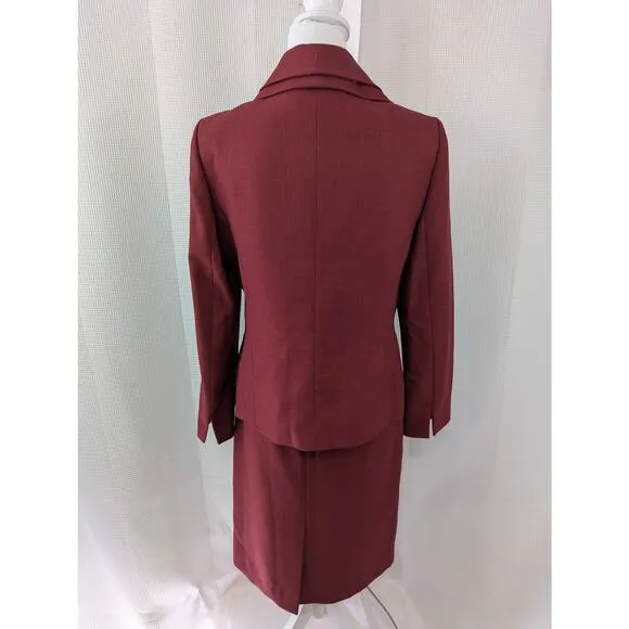 NWOT! LE SUIT! RICH BURGUNDY RED FITTED DOUBLE COLLARED SKIRT SUIT SET! SZ 10