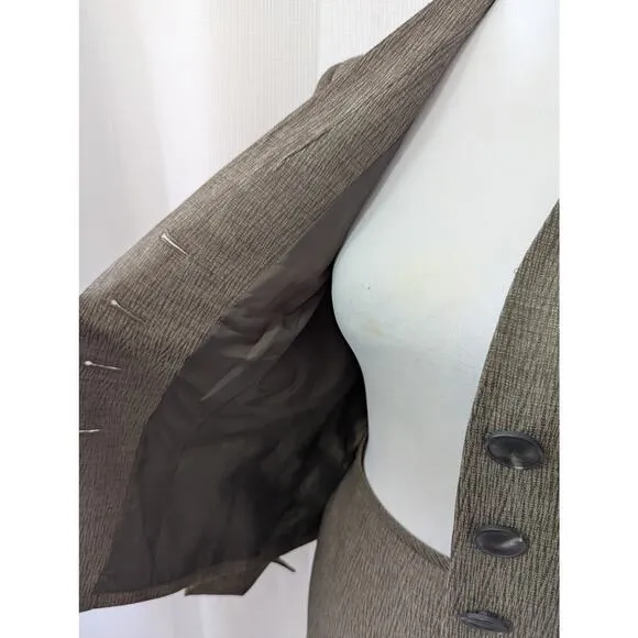 NWOT! LE SUIT! SILVERY BEIGE VERTICALLY ETCHED/TEXTURED SKIRT SUIT, SET! SZ 10