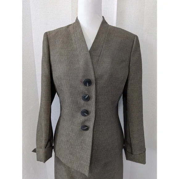 NWOT! LE SUIT! SILVERY BEIGE VERTICALLY ETCHED/TEXTURED SKIRT SUIT, SET! SZ 10